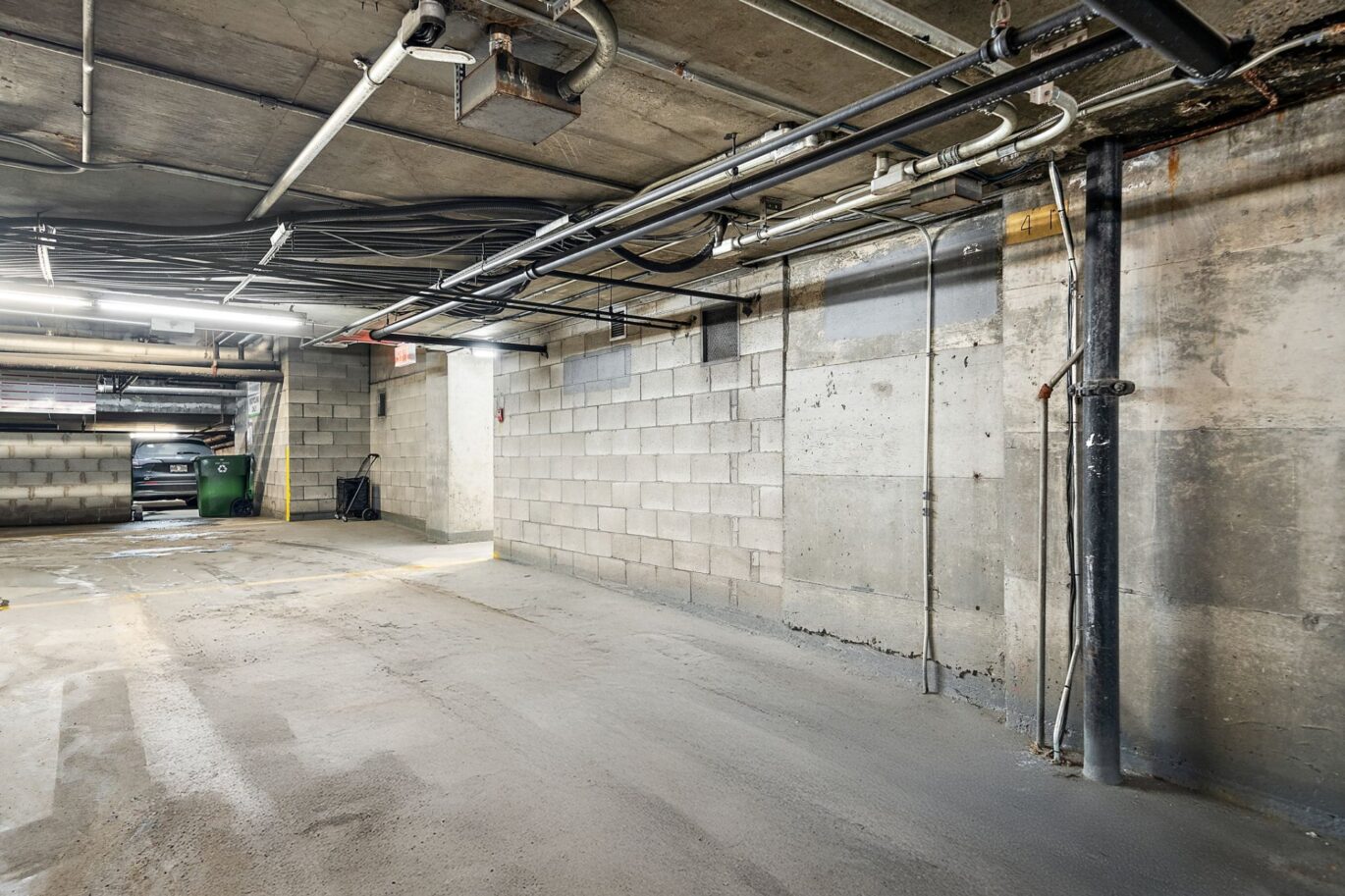 740 Boul. Montpellier #1012  Montréal (Saint-Laurent) (Montréal)