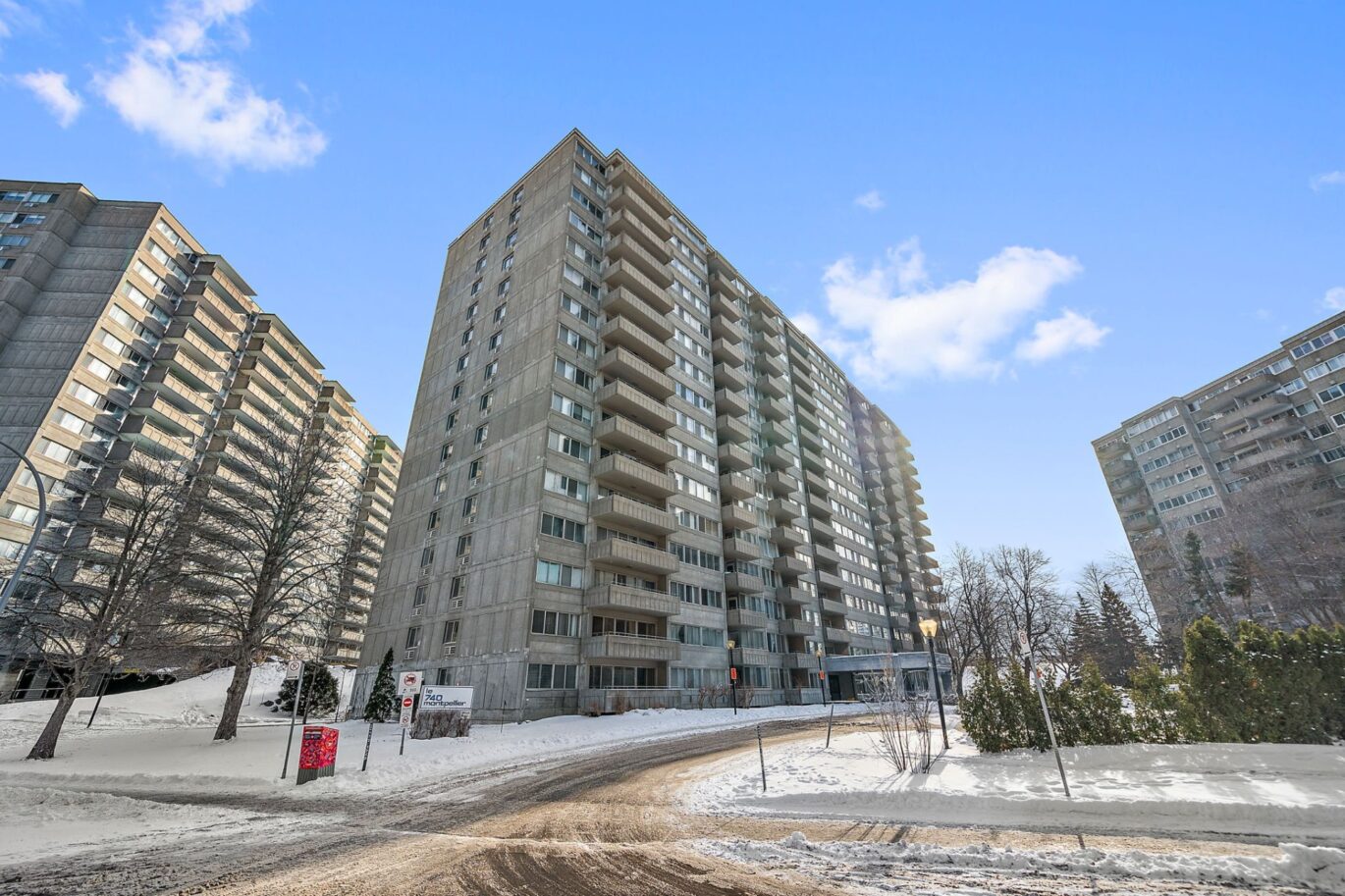 740 Boul. Montpellier #1012  Montréal (Saint-Laurent) (Montréal)