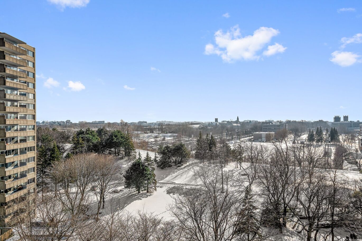 740 Boul. Montpellier #1012  Montréal (Saint-Laurent) (Montréal)