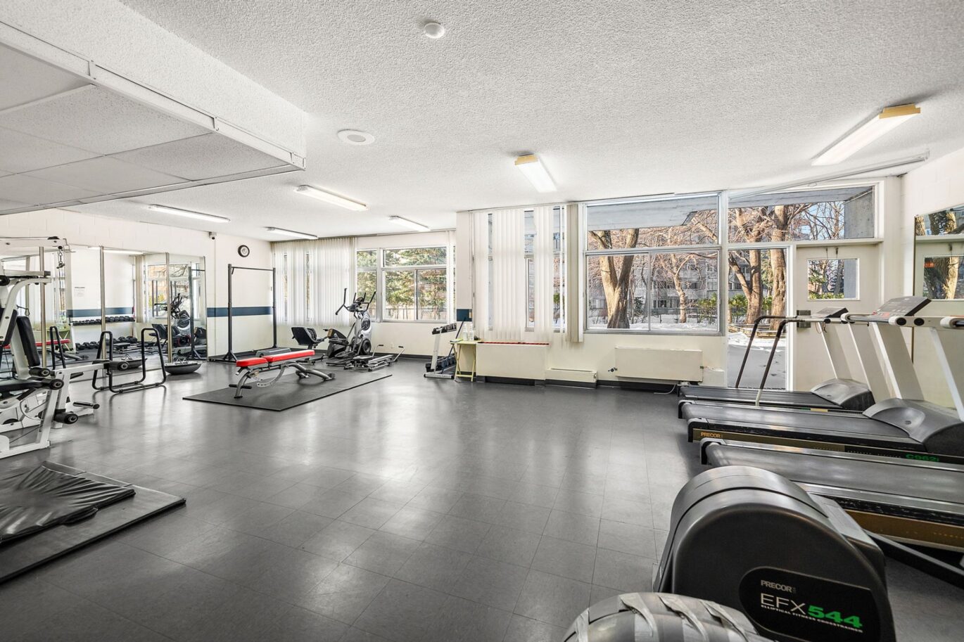 740 Boul. Montpellier #1012  Montréal (Saint-Laurent) (Montréal)