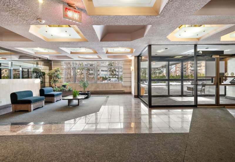 740 Boul. Montpellier #1012  Montréal (Saint-Laurent) (Montréal)