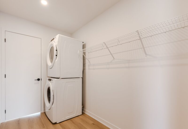 6777 Boul. De La Vérendrye  Montréal (Le Sud-Ouest) (Montréal)