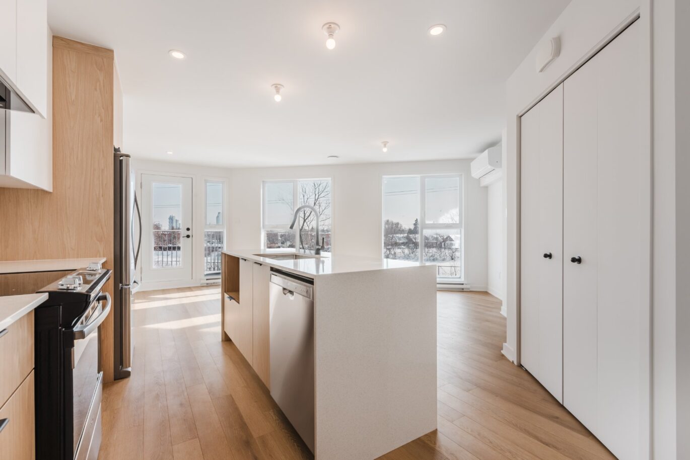 6777 Boul. De La Vérendrye  Montréal (Le Sud-Ouest) (Montréal)