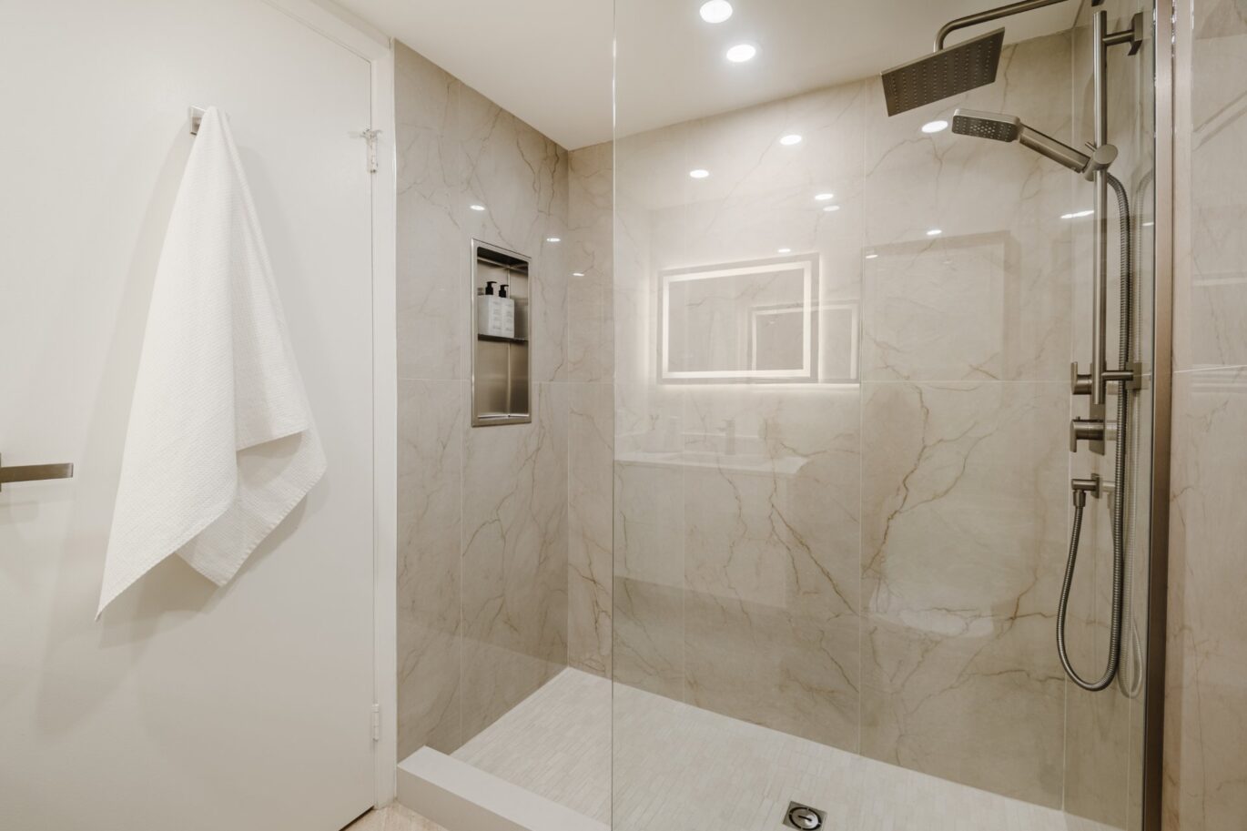 6100 Ch. Deacon #11F  Montréal (Côte-des-Neiges/Notre-Dame-de-Grâce) (Montréal)