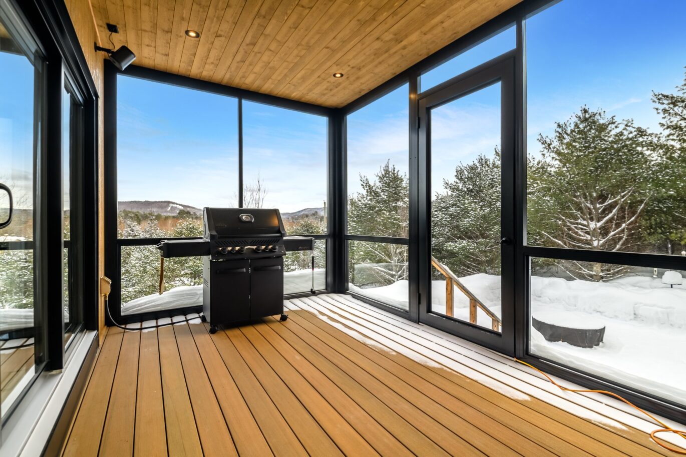 2450 Ch. de l&rsquo;Étang  Sainte-Adèle (Laurentides)