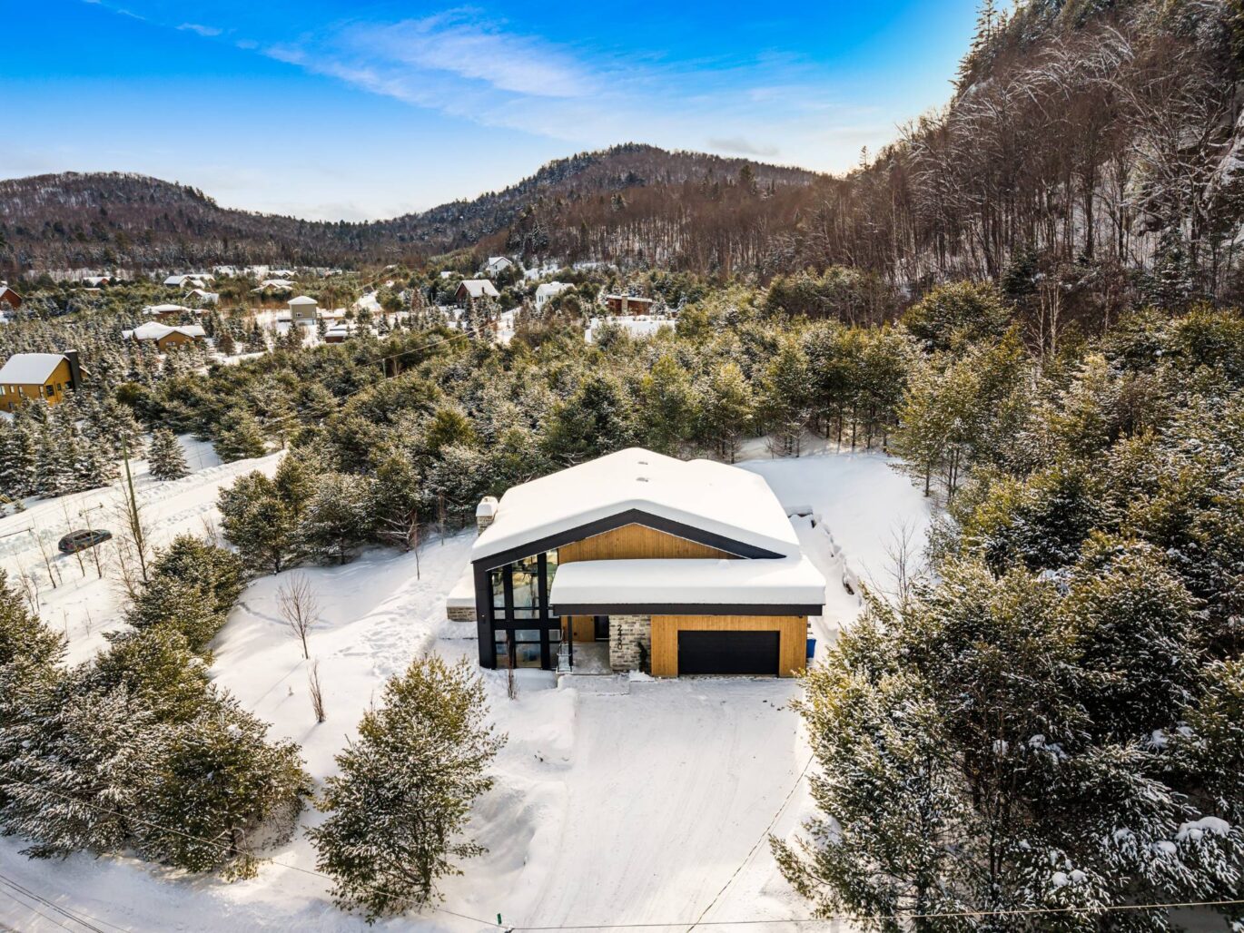 2450 Ch. de l&rsquo;Étang  Sainte-Adèle (Laurentides)