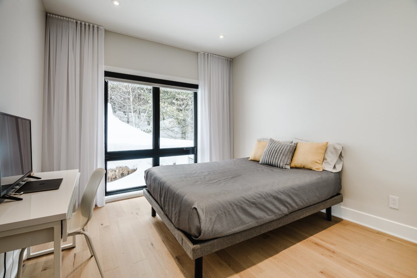 2450 Ch. de l&rsquo;Étang  Sainte-Adèle (Laurentides)