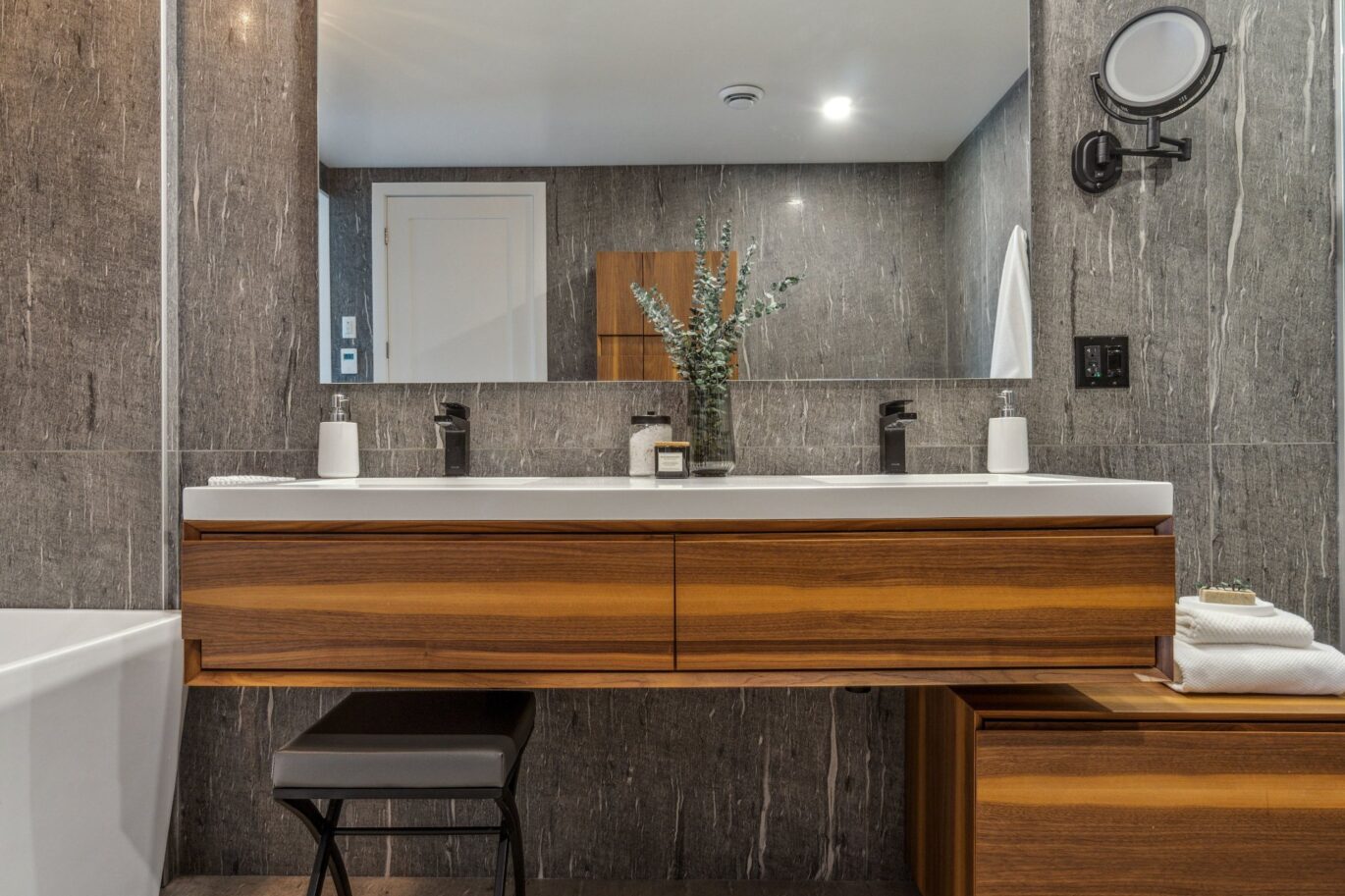 75 Av. des Pins E. #403  Montréal (Le Plateau-Mont-Royal) (Montréal)