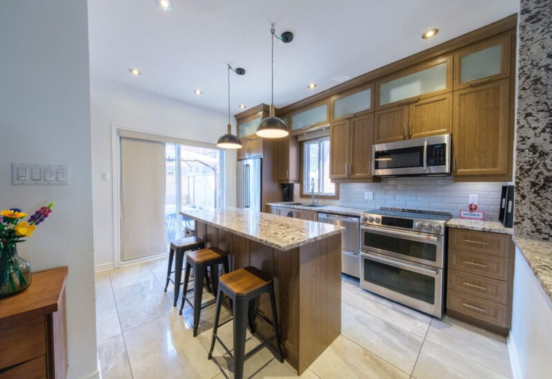 8002 Rue St-Dominique  Montréal (Villeray/Saint-Michel/Parc-Extension) (Montréal)