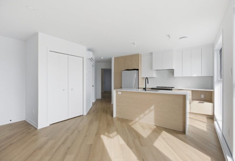 6793 Boul. De La Vérendrye  Montréal (Le Sud-Ouest) (Montréal)