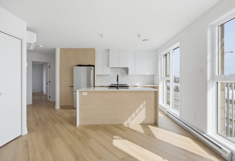 6793 Boul. De La Vérendrye  Montréal (Le Sud-Ouest) (Montréal)