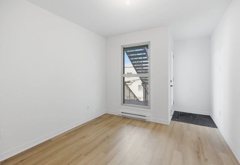 6793 Boul. De La Vérendrye  Montréal (Le Sud-Ouest) (Montréal)