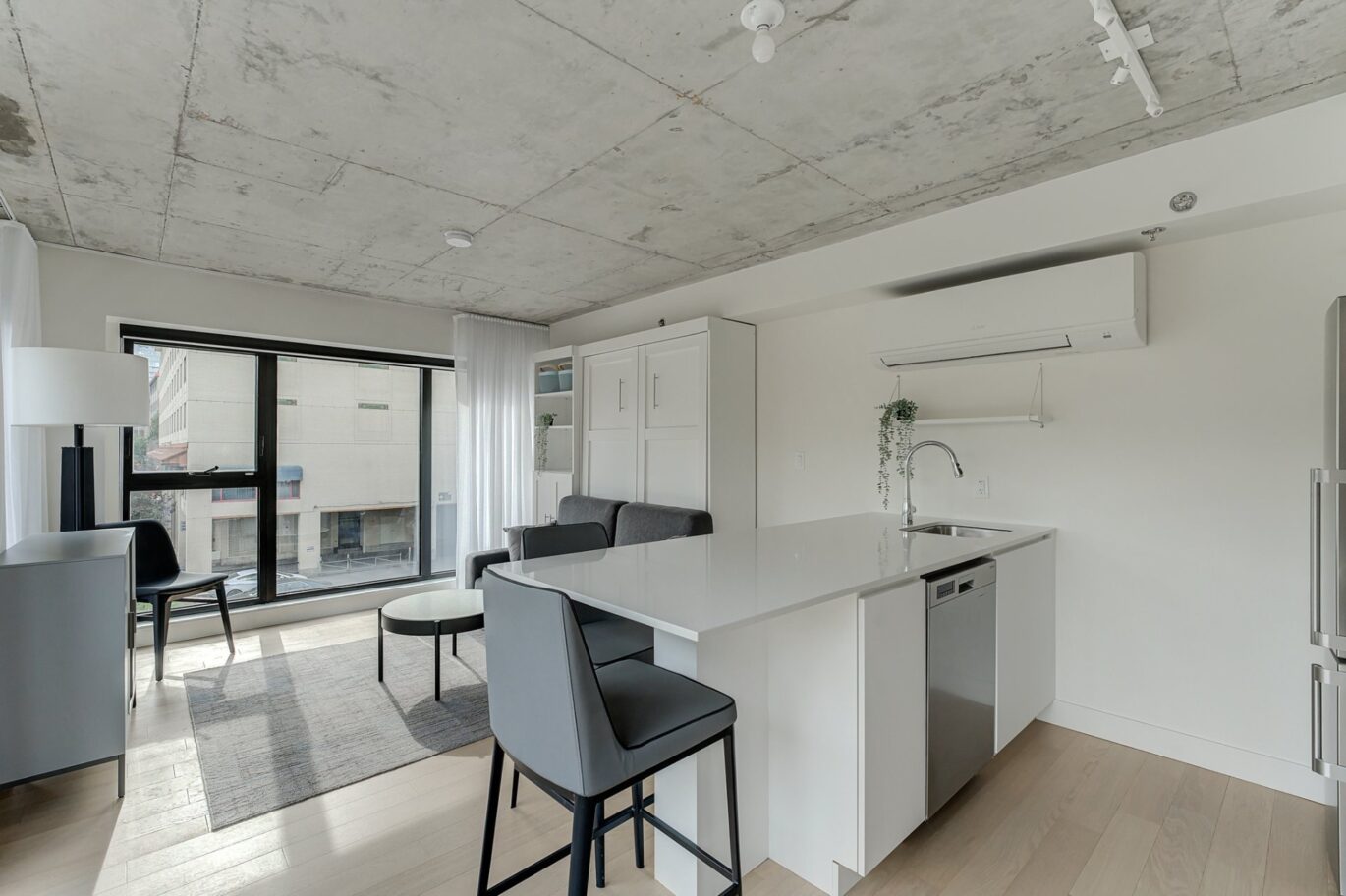 1 Av. Viger O. #306  Montréal (Ville-Marie) (Montréal)