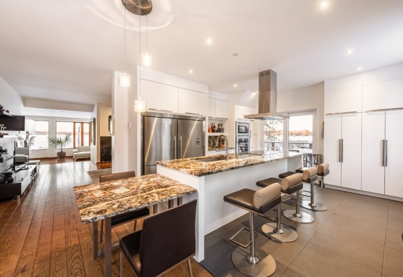 2211 Ch. du Bord-du-Lac  Montréal (L&rsquo;Île-Bizard/Sainte-Geneviève) (Montréal)