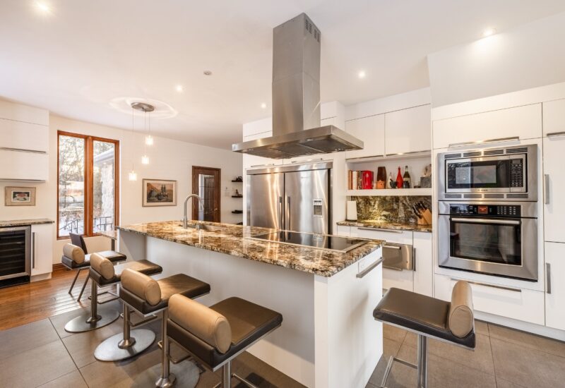 2211 Ch. du Bord-du-Lac  Montréal (L&rsquo;Île-Bizard/Sainte-Geneviève) (Montréal)