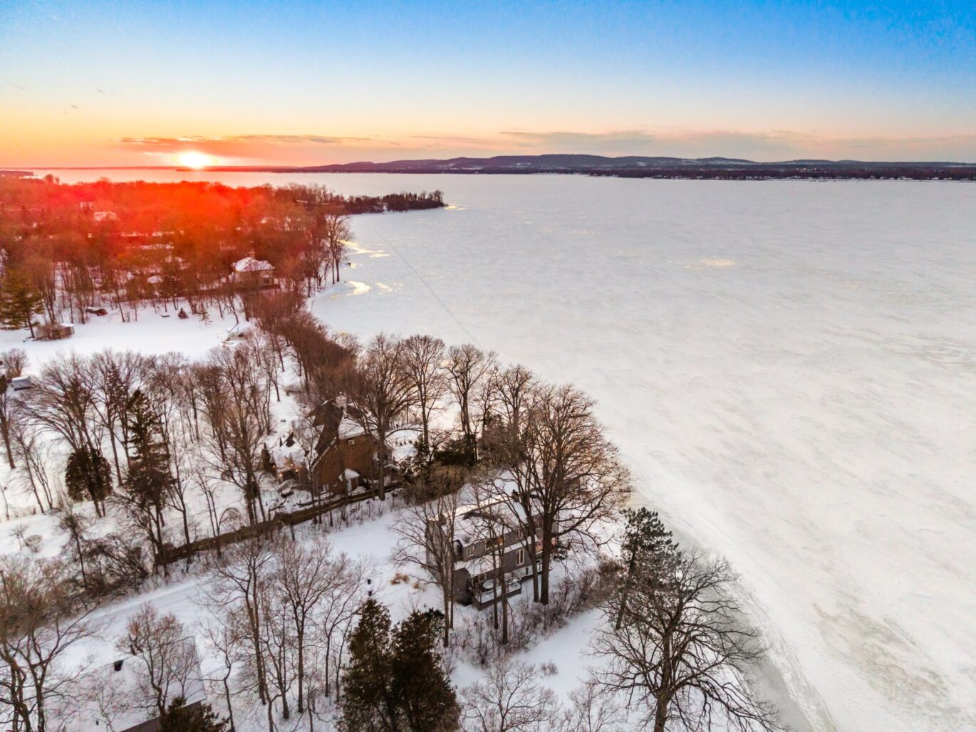 2211 Ch. du Bord-du-Lac  Montréal (L&rsquo;Île-Bizard/Sainte-Geneviève) (Montréal)