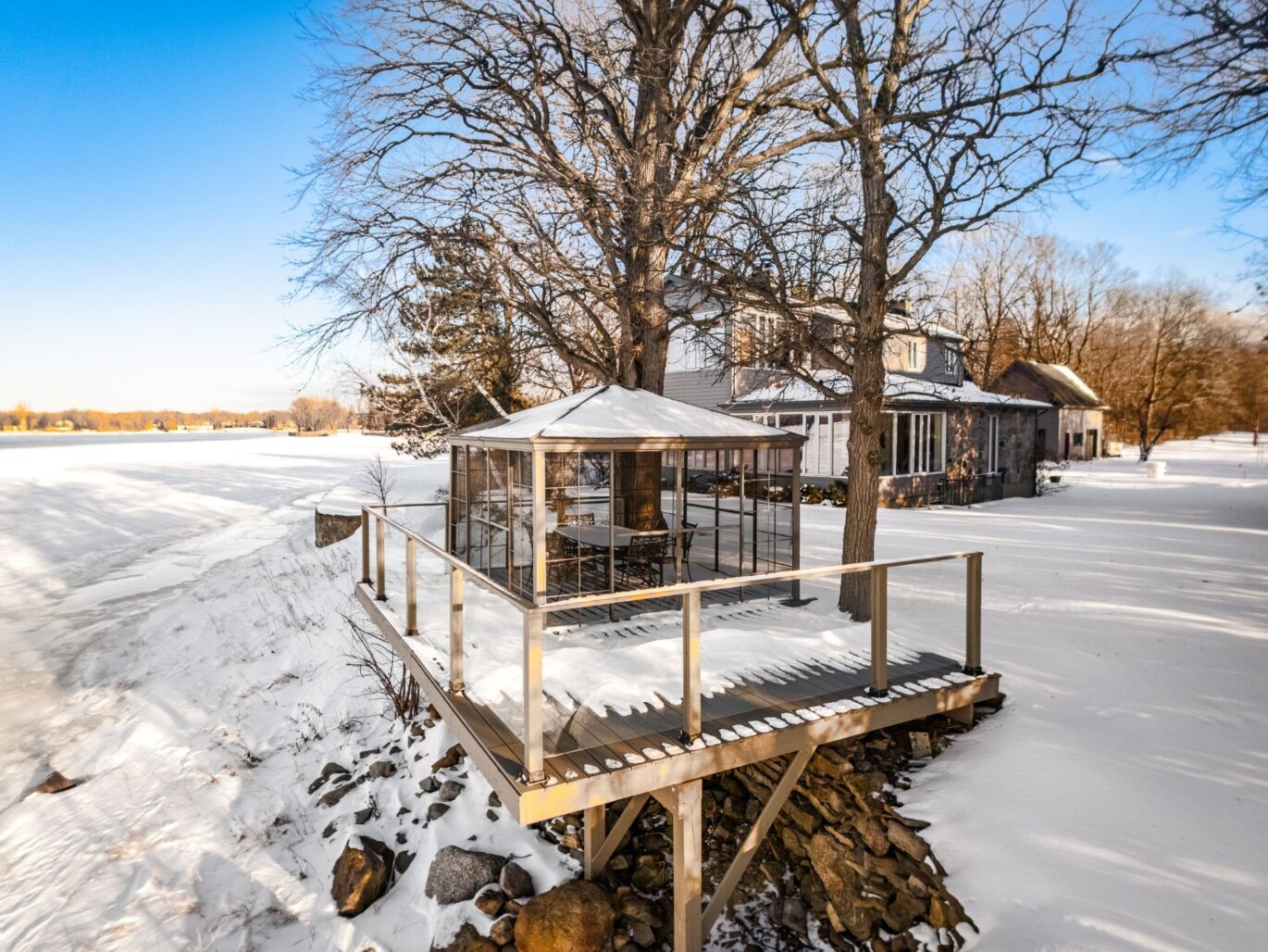 2211 Ch. du Bord-du-Lac  Montréal (L&rsquo;Île-Bizard/Sainte-Geneviève) (Montréal)