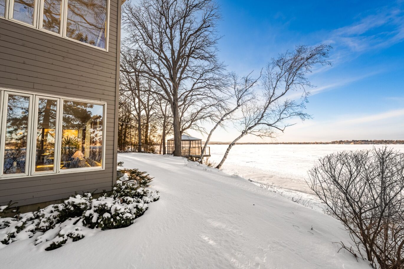 2211 Ch. du Bord-du-Lac  Montréal (L&rsquo;Île-Bizard/Sainte-Geneviève) (Montréal)