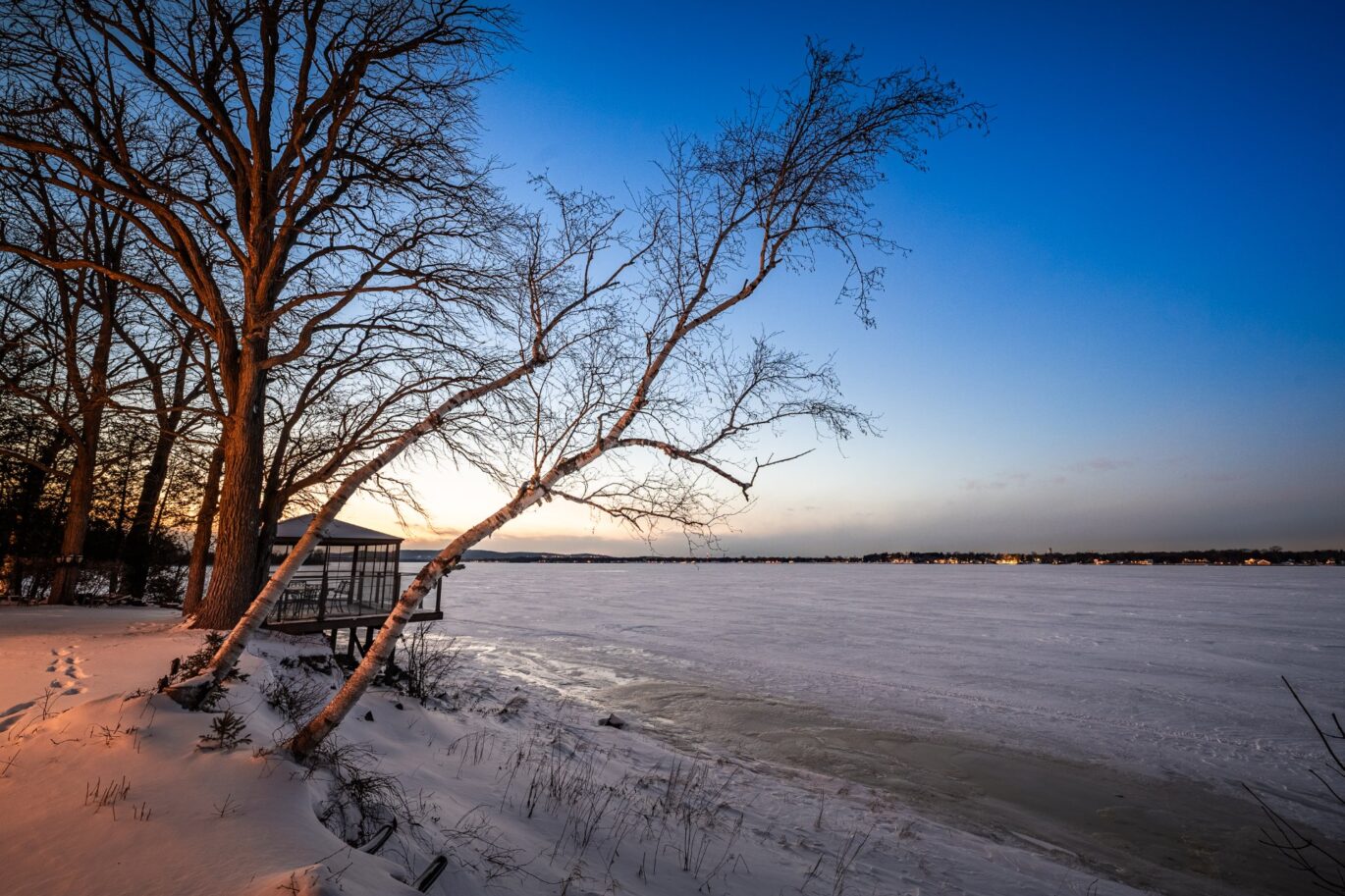 2211 Ch. du Bord-du-Lac  Montréal (L&rsquo;Île-Bizard/Sainte-Geneviève) (Montréal)