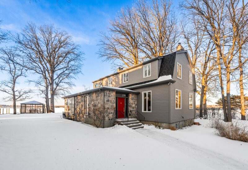 2211 Ch. du Bord-du-Lac  Montréal (L&rsquo;Île-Bizard/Sainte-Geneviève) (Montréal)