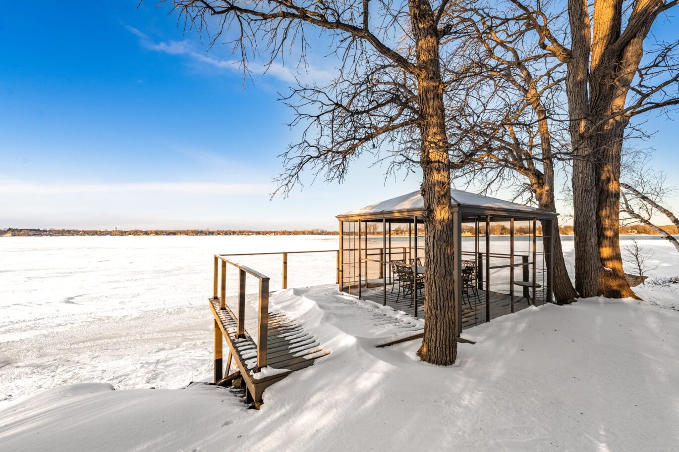 2211 Ch. du Bord-du-Lac  Montréal (L&rsquo;Île-Bizard/Sainte-Geneviève) (Montréal)
