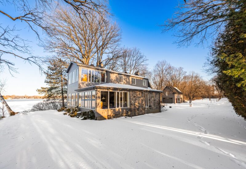 2211 Ch. du Bord-du-Lac  Montréal (L&rsquo;Île-Bizard/Sainte-Geneviève) (Montréal)