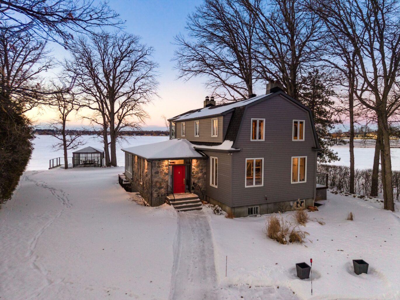 2211 Ch. du Bord-du-Lac  Montréal (L&rsquo;Île-Bizard/Sainte-Geneviève) (Montréal)