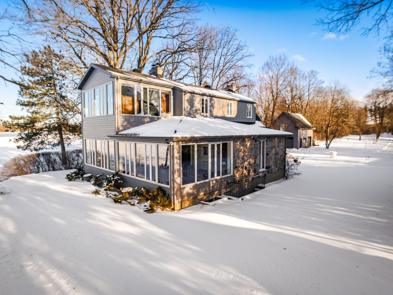 2211 Ch. du Bord-du-Lac  Montréal (L&rsquo;Île-Bizard/Sainte-Geneviève) (Montréal)