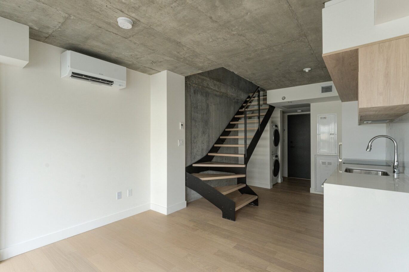 1 Av. Viger O. #813  Montréal (Ville-Marie) (Montréal)