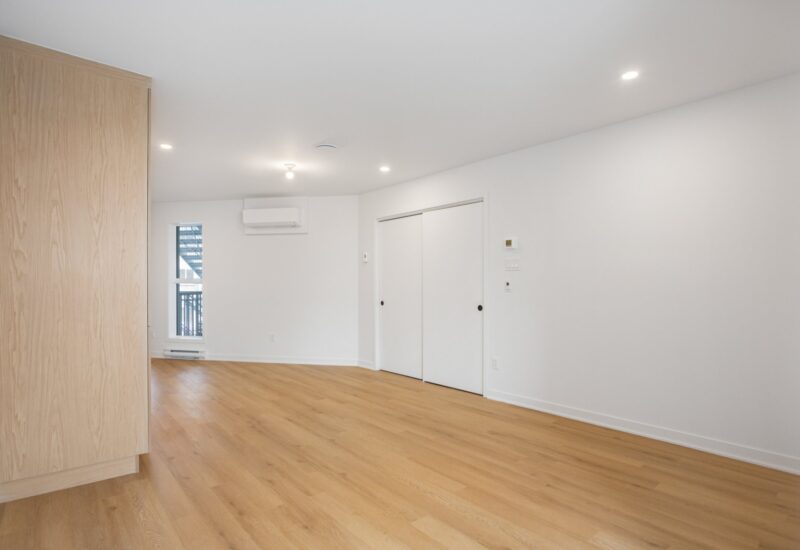 6785 Boul. De La Vérendrye  Montréal (Le Sud-Ouest) (Montréal)