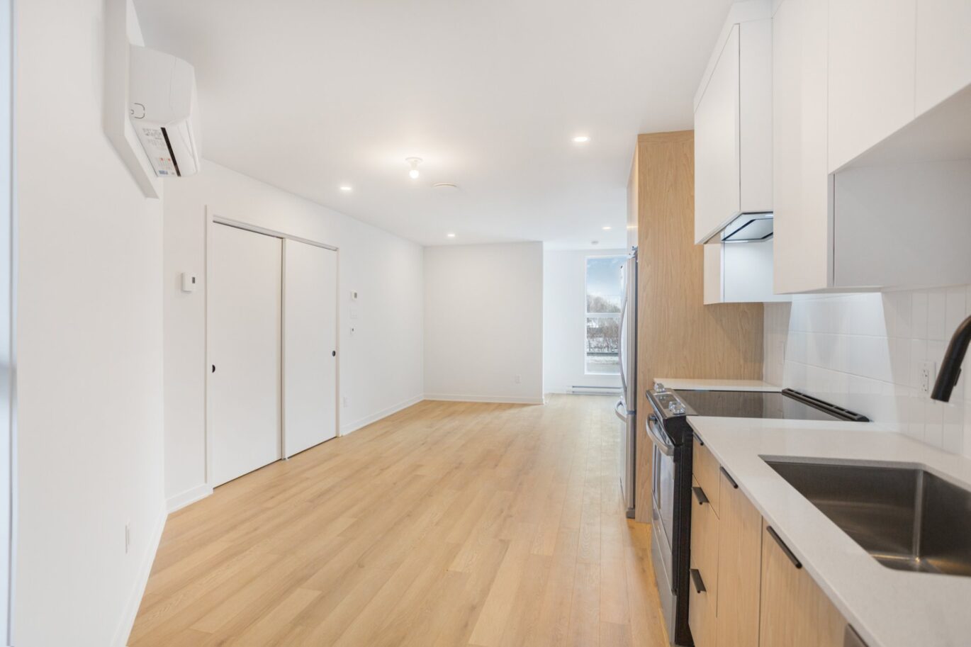 6785 Boul. De La Vérendrye  Montréal (Le Sud-Ouest) (Montréal)