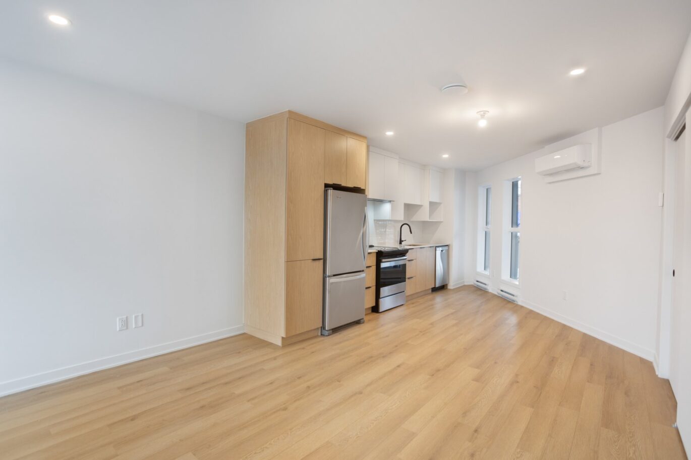 6785 Boul. De La Vérendrye  Montréal (Le Sud-Ouest) (Montréal)