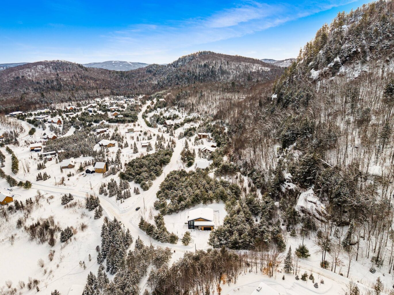 2450 Ch. de l’Étang  Sainte-Adèle (Laurentides)