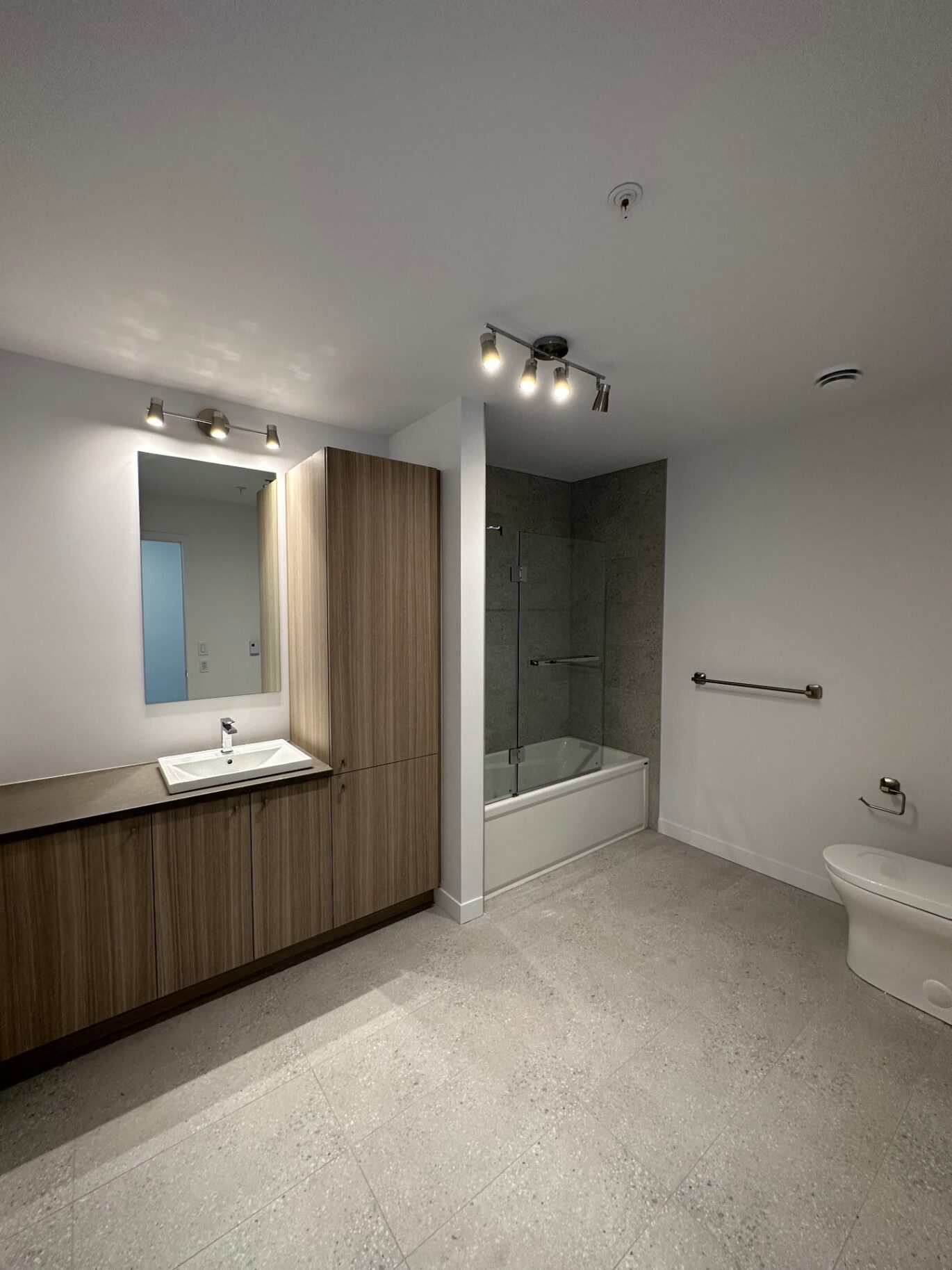 330 Mtée du Comté #405  Les Coteaux (Montérégie)