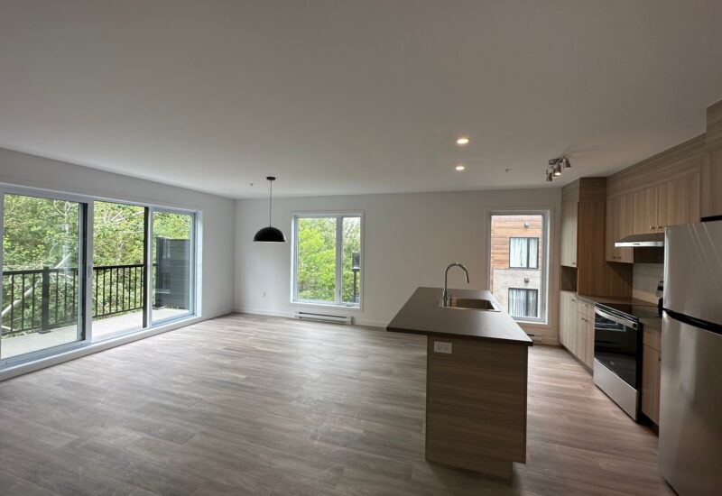 330 Mtée du Comté #405  Les Coteaux (Montérégie)