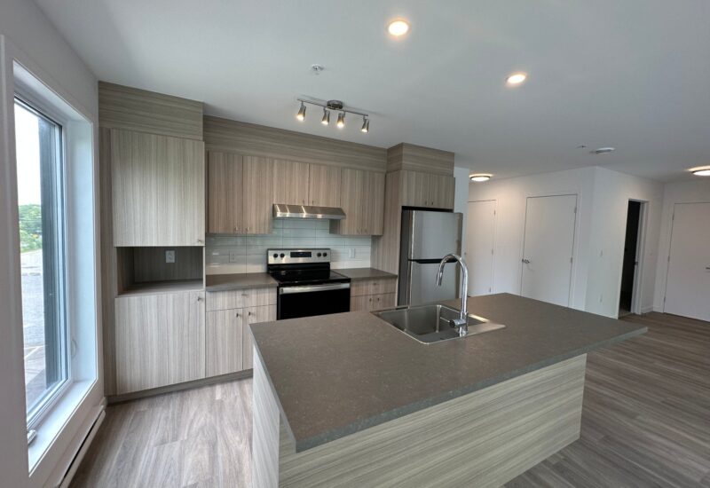 330 Mtée du Comté #405  Les Coteaux (Montérégie)