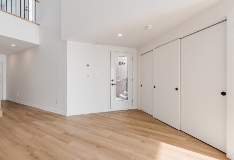 6801 Boul. De La Vérendrye #301  Montréal (Le Sud-Ouest) (Montréal)