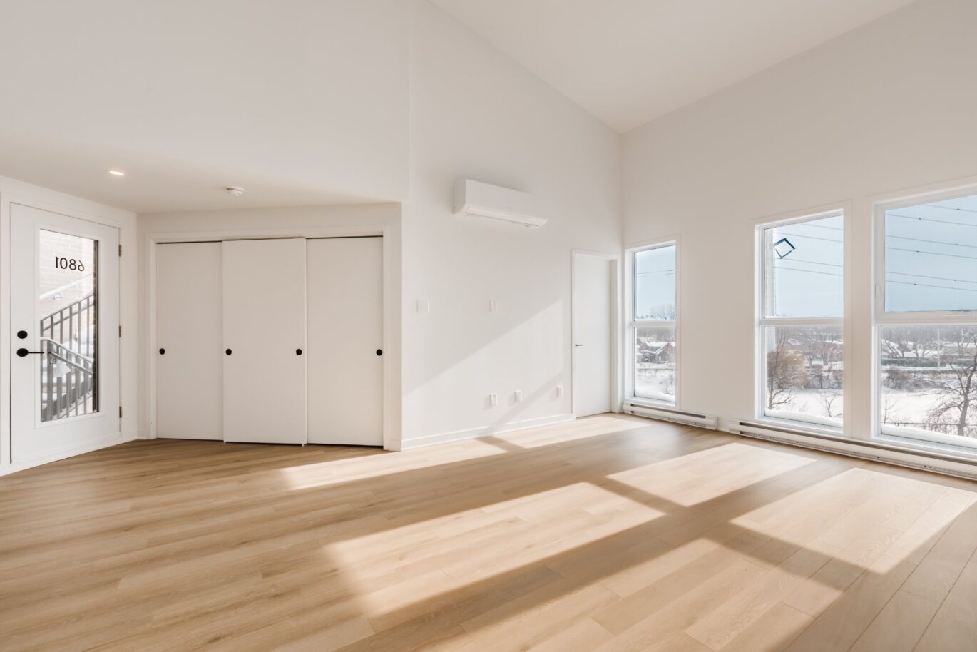 6801 Boul. De La Vérendrye #301  Montréal (Le Sud-Ouest) (Montréal)