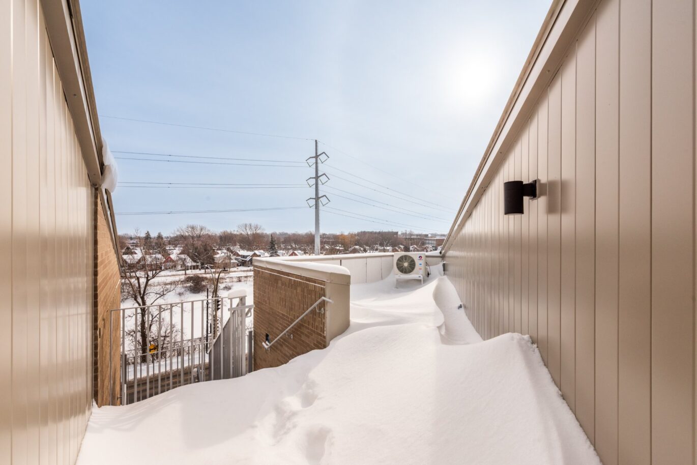 6801 Boul. De La Vérendrye #301  Montréal (Le Sud-Ouest) (Montréal)