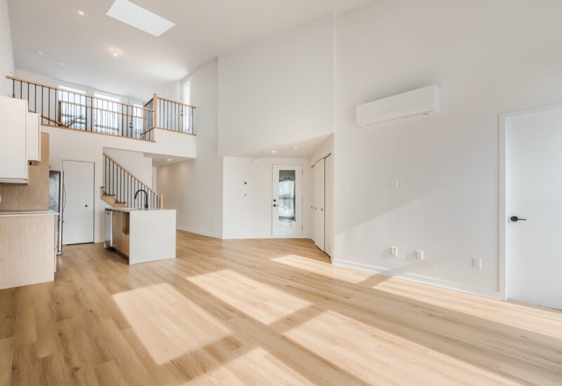 6801 Boul. De La Vérendrye #301  Montréal (Le Sud-Ouest) (Montréal)