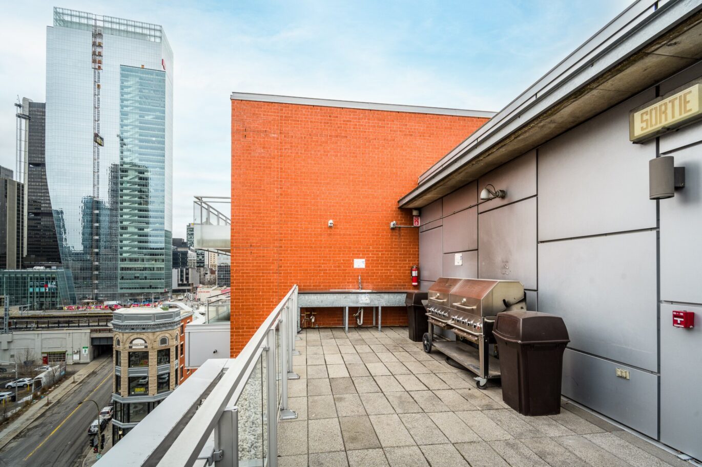 950 Rue Notre-Dame O. #305  Montréal (Le Sud-Ouest) (Montréal)