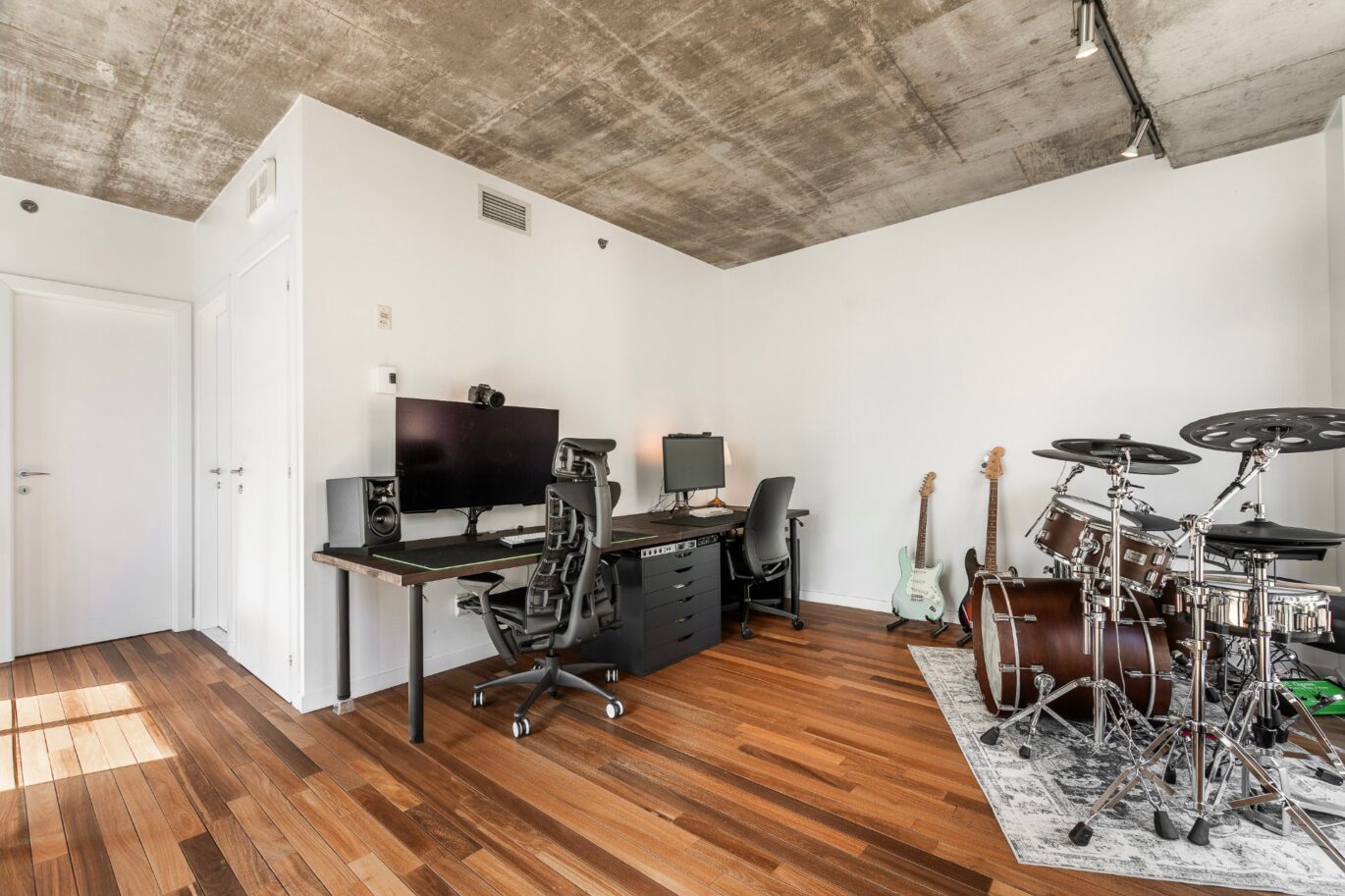 445 Av. Viger O. #906  Montréal (Ville-Marie) (Montréal)