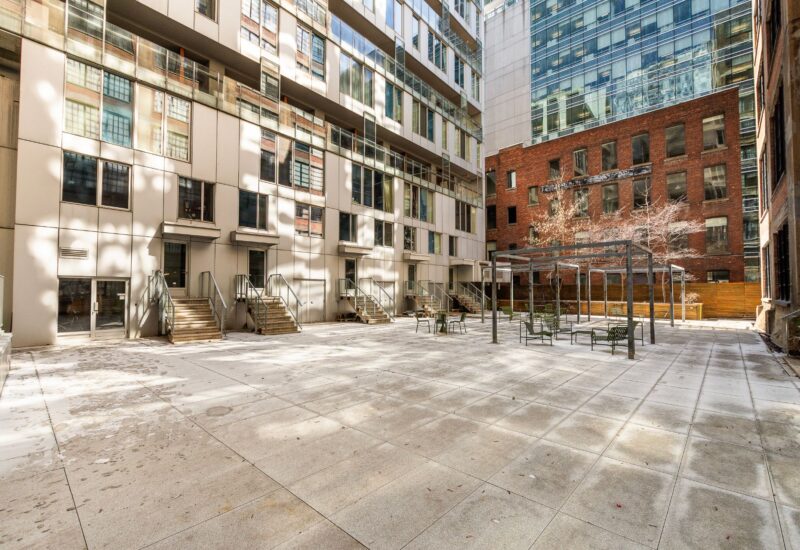 445 Av. Viger O. #906  Montréal (Ville-Marie) (Montréal)