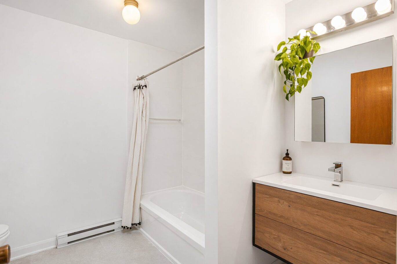 3085 Av. Mercier  Montréal (Mercier/Hochelaga-Maisonneuve) (Montréal)