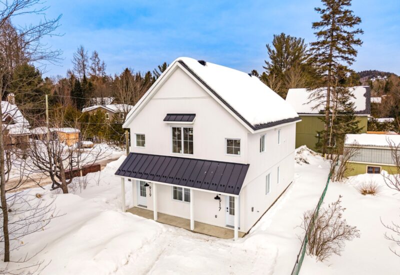 917 – 919 Ch. de la Rivière  Val-David (Laurentides)