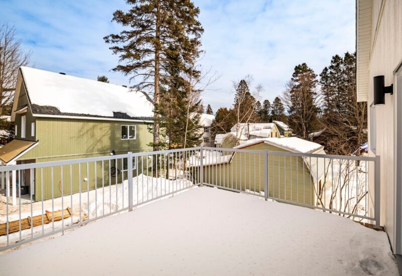 917 – 919 Ch. de la Rivière  Val-David (Laurentides)