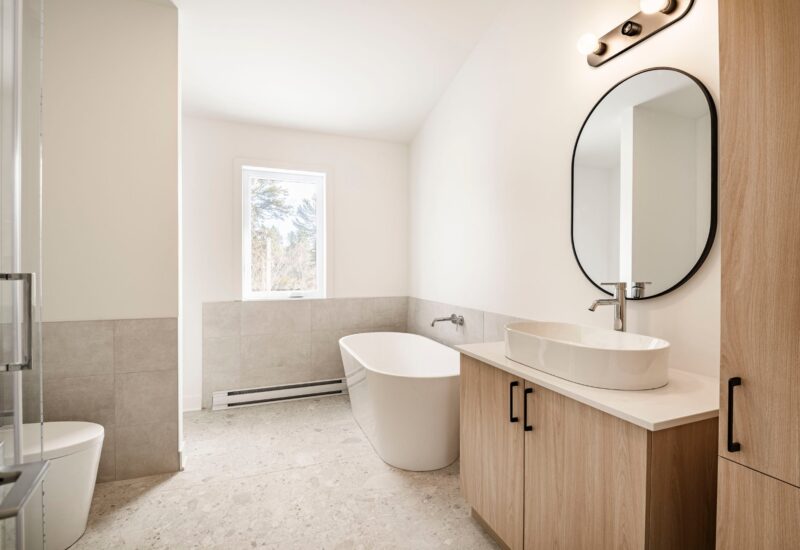 917 – 919 Ch. de la Rivière  Val-David (Laurentides)