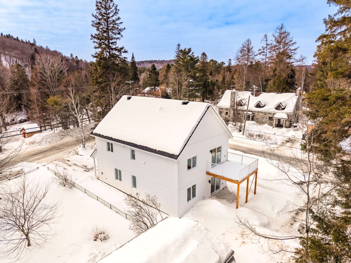 917 – 919 Ch. de la Rivière  Val-David (Laurentides)