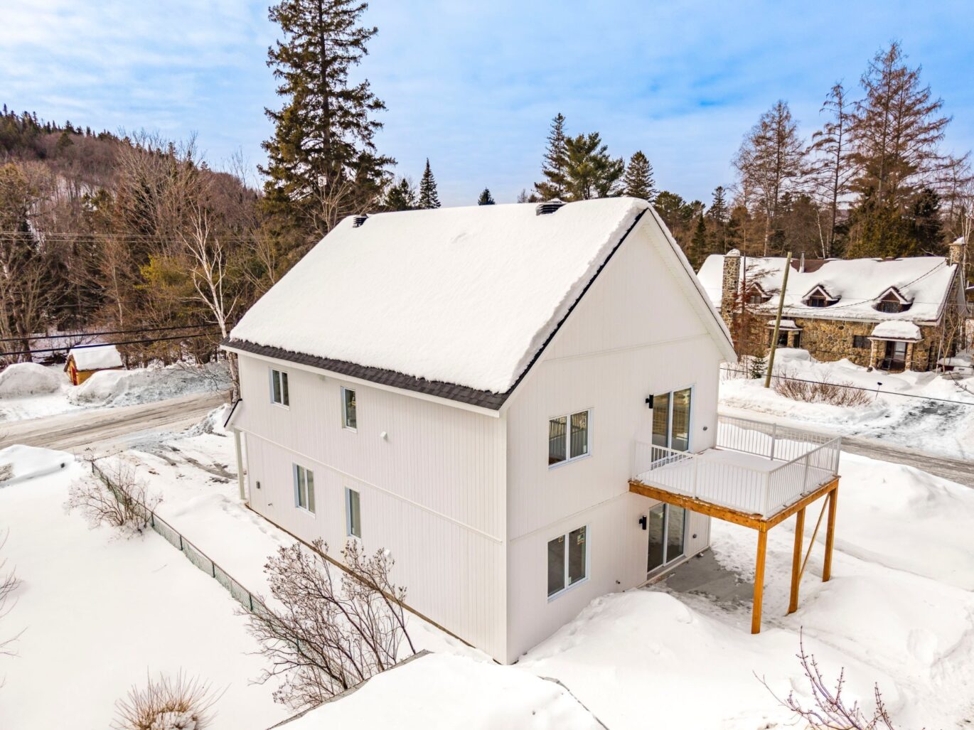 917 – 919 Ch. de la Rivière  Val-David (Laurentides)