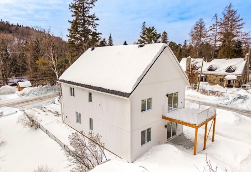 917 – 919 Ch. de la Rivière  Val-David (Laurentides)